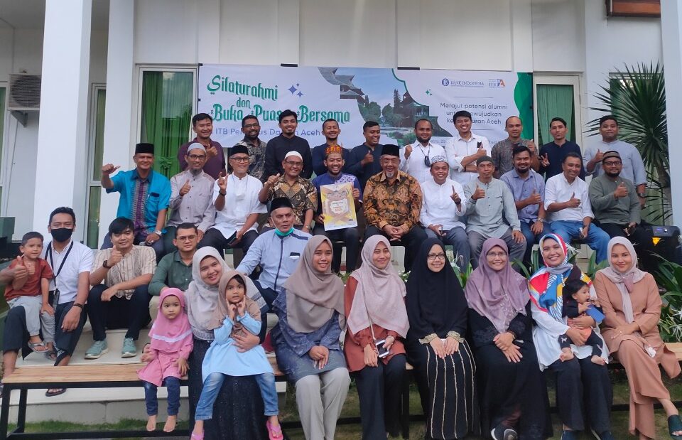 IA ITB meluncurkan sebuah buku terkait ramahnya investasi di Aceh