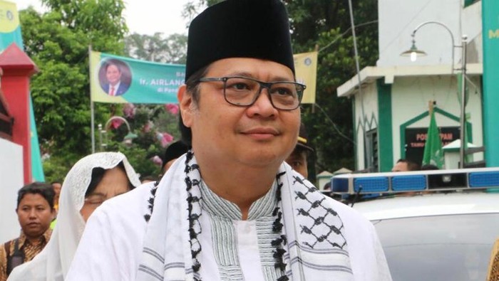 Airlangga Hartarto sebut ibadah ramadan diperbolehkan di masjid