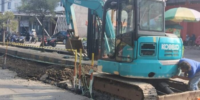Dinas PUTR Cianjur perbaiki Jalan KH Abdullah Bin Nuh Cianjur